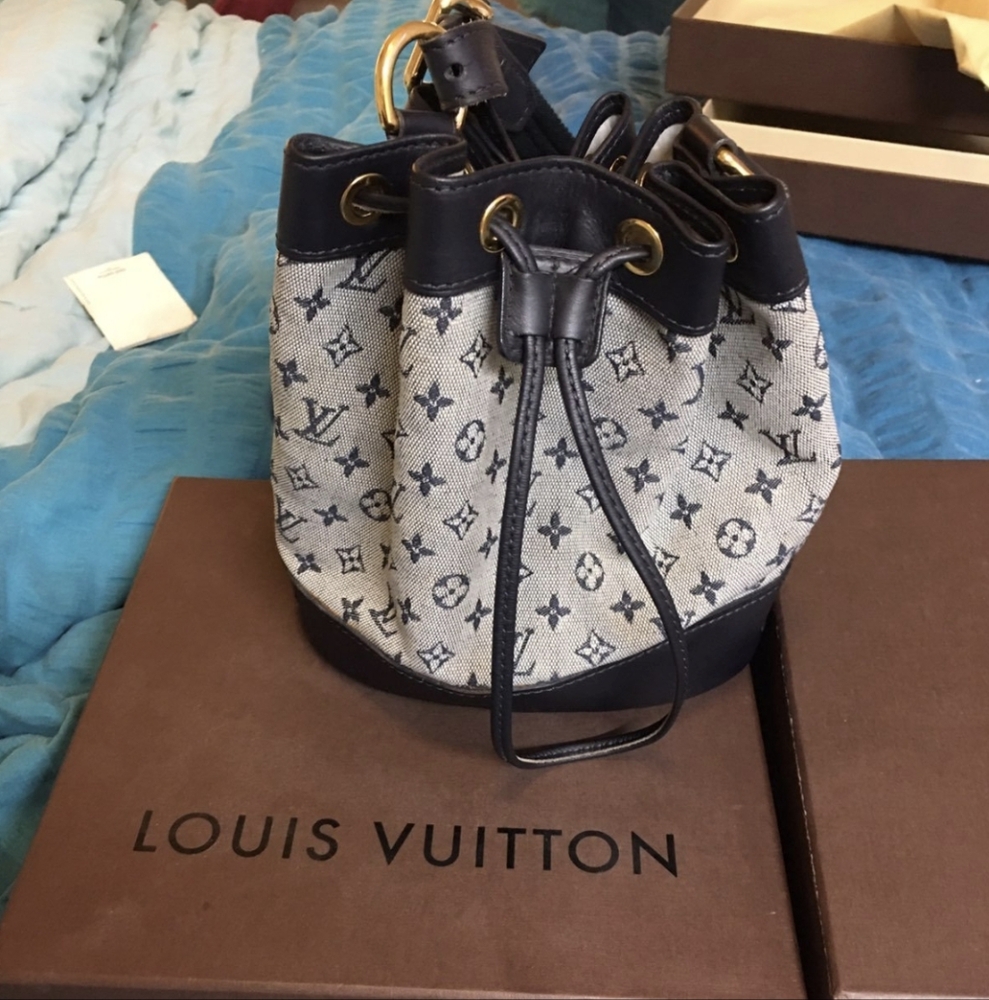 Louis Vuitton shoulder bag